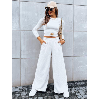 Ženski komplet v svetlo bež barvi