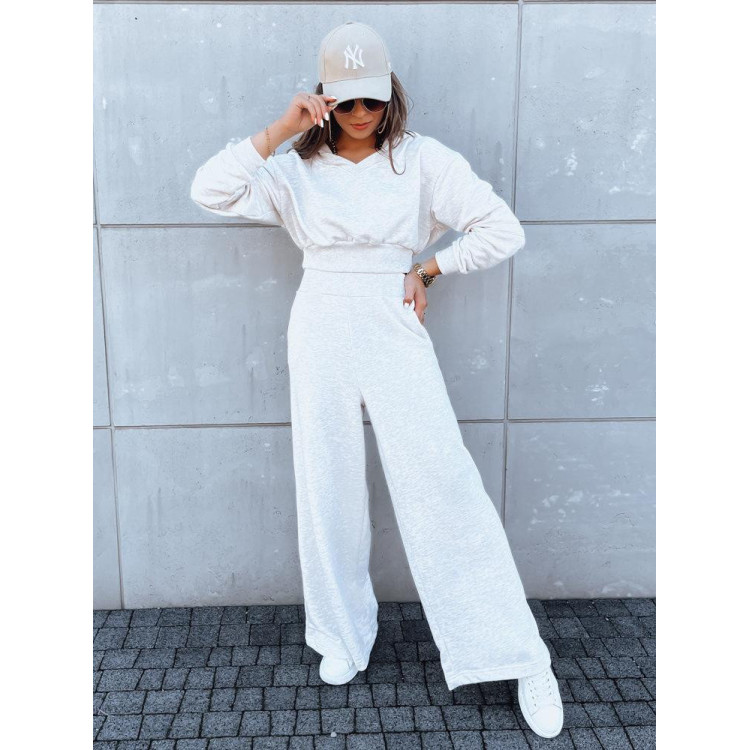 Bež ženski komplet jopica in hlače