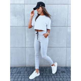 Oprijete ženske svetlo sive hlače