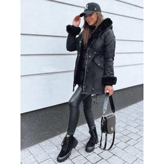 Izolirana ženska črna parka