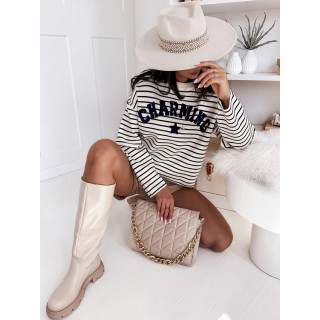 Črtast ženski pulover z všitim napisom