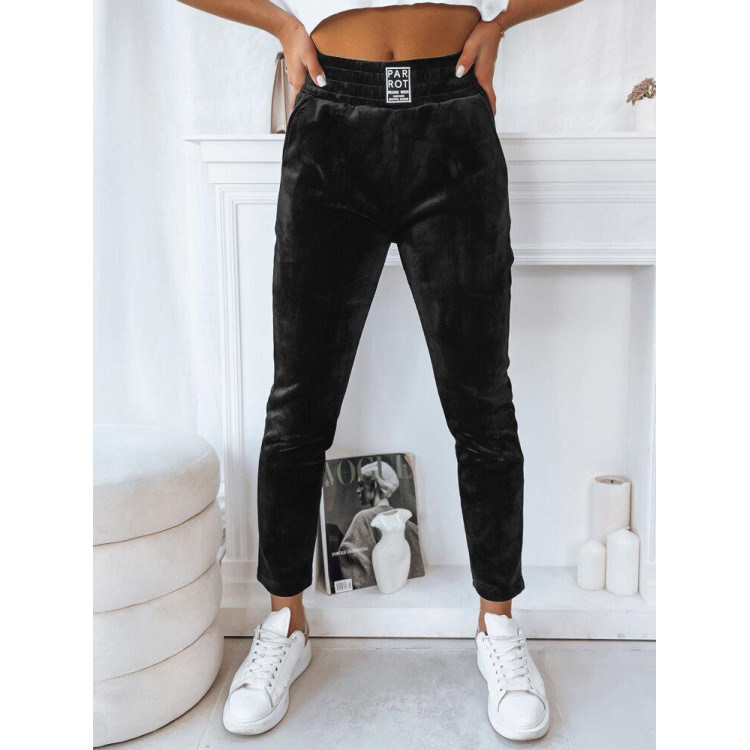 Ženske črne trenirke iz velurja