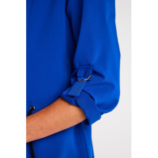 Ohlapna modra jakna z vrvico v pasu