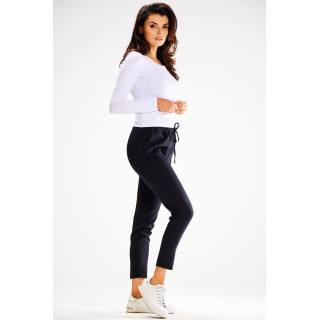 Ženske črne hlače z elastiko v pasu