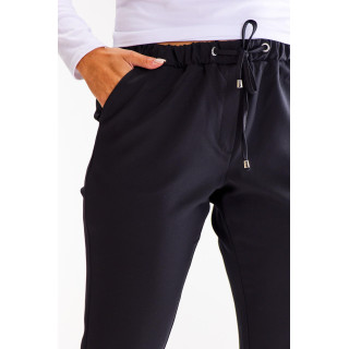 Ženske črne hlače z elastiko v pasu