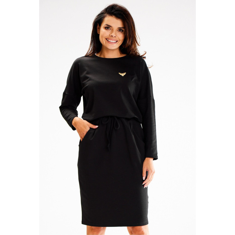 Črna ohlapna obleka z vrvico v pasu