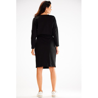 Črna ohlapna obleka z vrvico v pasu