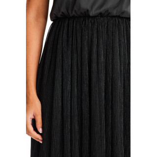 Črna midi obleka z elastiko v pasu