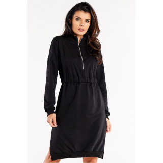 Črna obleka z elastiko v pasu in razporki