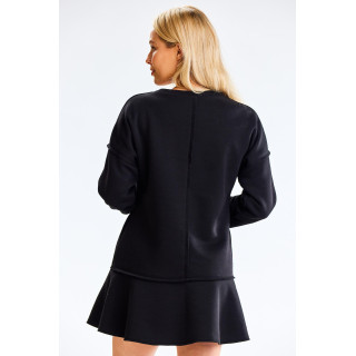 Črna trenirka z volančkom