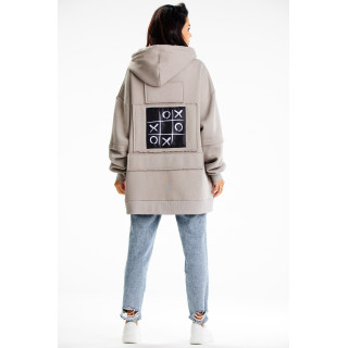 Siv ženski pulover z našitkom na hrbtu