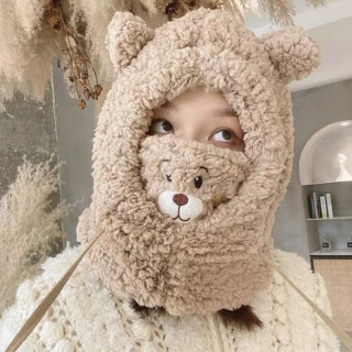 Plišasta rjava kapa z ušesi