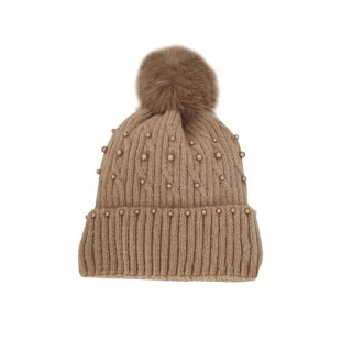 Svetlo rjava ženska kapa z biseri