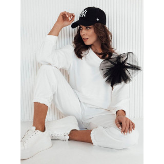 Ženski bel pulover z dekoracijo