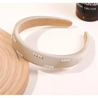 Bež naglavni trak, okrašen z biseri