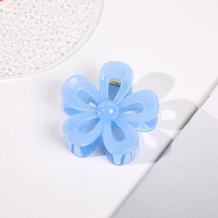 Sponka za lase z modrim cvetjem