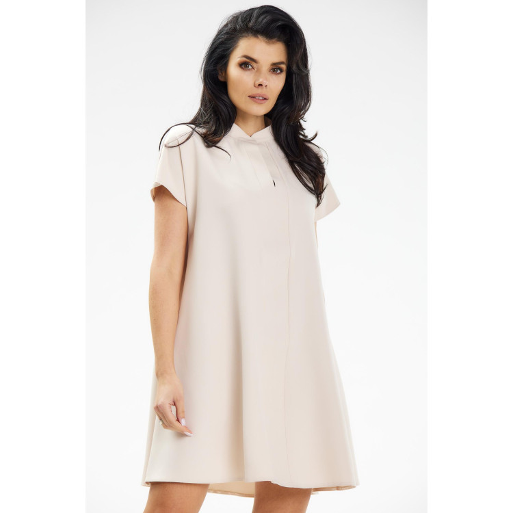 Bež obleka A-kroja s kratkimi rokavi