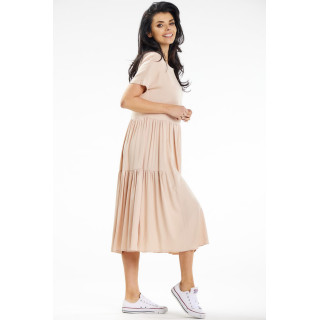 Ohlapna bež obleka s kratkimi rokavi