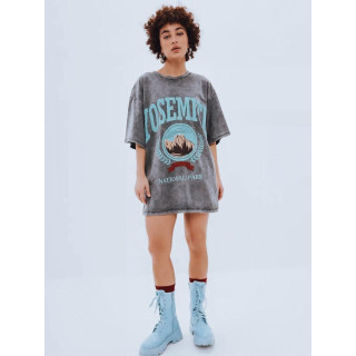 Temno siva ženska majica s potiskom