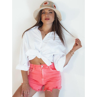 Rožnate ponošene ženske kratke hlače