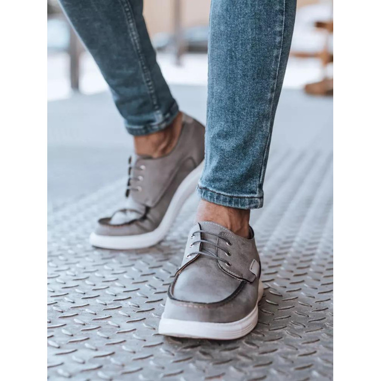 Modni moški mokasini v svetlo sivi barvi