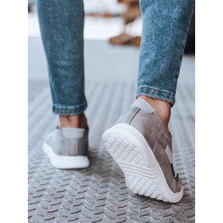 Modni moški mokasini v svetlo sivi barvi