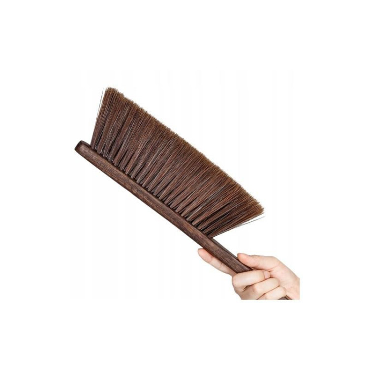 Lesena čistilna krtača s sintetičnimi ščetinami