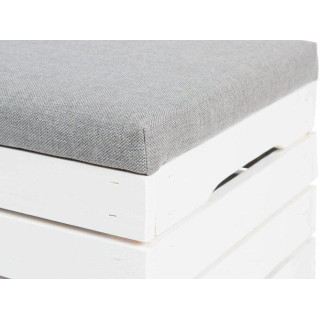 Lesen stolček s prostorom za shranjevanje