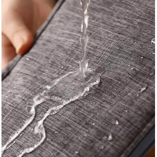 Organizator kablov v sivi barvi