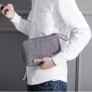 Organizator kablov v sivi barvi