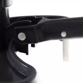 Sesalnik za tla bazena