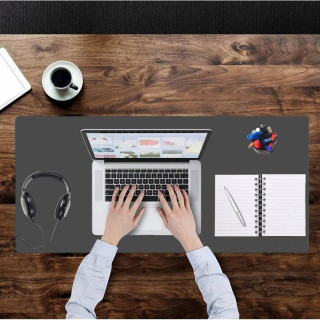 Temno siva dvostranska nepremočljiva namizna podloga