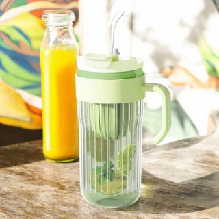 Rebrasta steklena zelena skodelica s cedilom in slamico - 550 ml