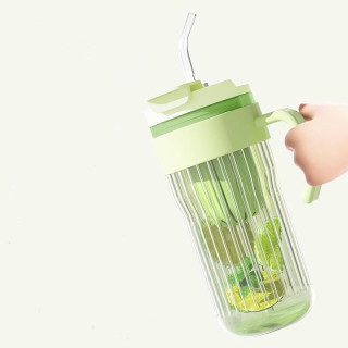 Rebrasta steklena zelena skodelica s cedilom in slamico - 550 ml