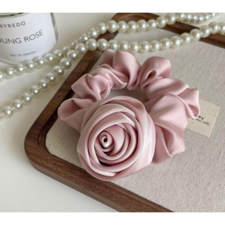 Roza gumica za lase z vrtnico