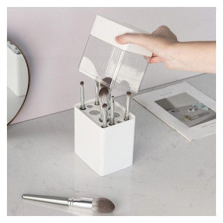 Bel organizator za 12 čopičev