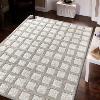 Bež preproga z geometrijskim vzorcem