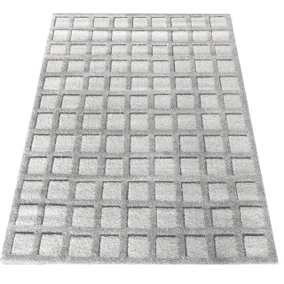 Siva preproga z geometrijskim vzorcem