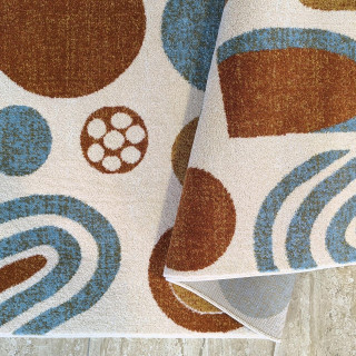 Pisana otroška preproga z geometrijskimi vzorci