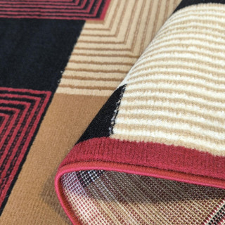 Rdeča preproga z vzorcem