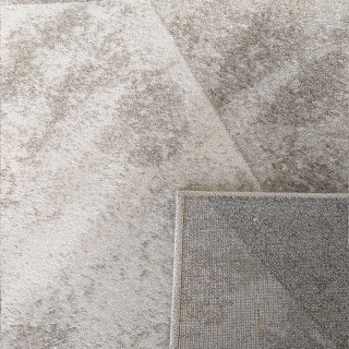 Bež preproga z diamantnim vzorcem