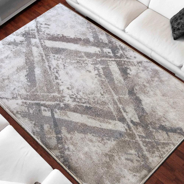 Preproga z modernim vzorcem v bež barvi