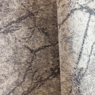 Siva preproga z vzorcem