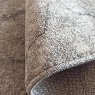 Siva preproga z vzorcem