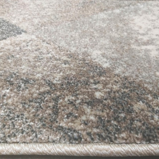 Bež preproga z diamantnim vzorcem