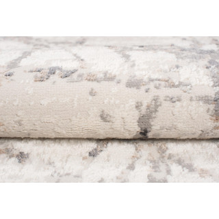 Moderna preproga z vzorcem v sivi barvi