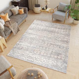 Siva preproga z modernimi vzorci