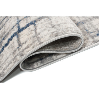 Moderna preproga z modrim vzorcem