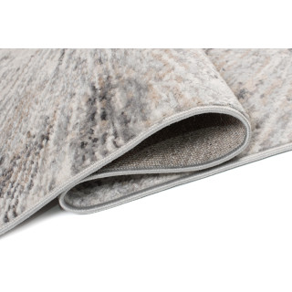 Bela preproga z modernim vzorcem