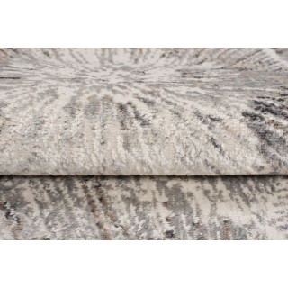 Bela preproga z modernim vzorcem